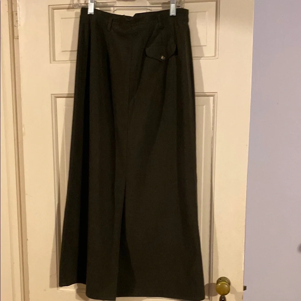 Women’s Talbots Dark Olive Green Skirt, size 8. - Picture 2 of 6